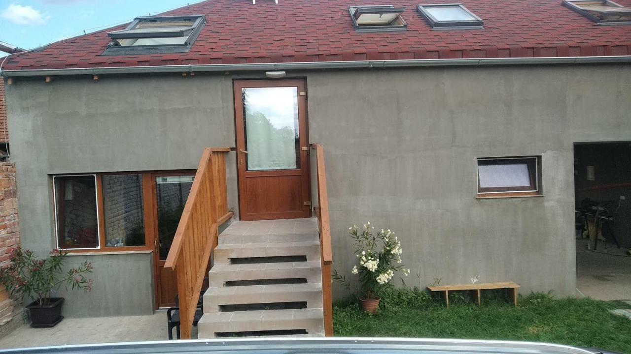 Ubytovani Dagmar Podivin Exterior foto