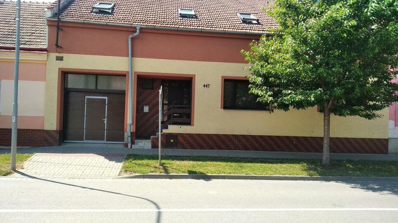 Ubytovani Dagmar Podivin Exterior foto
