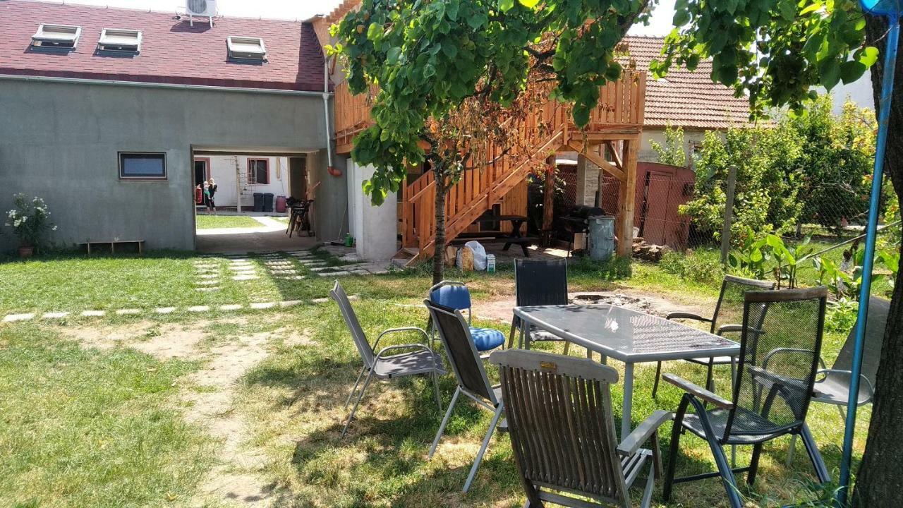 Ubytovani Dagmar Podivin Exterior foto